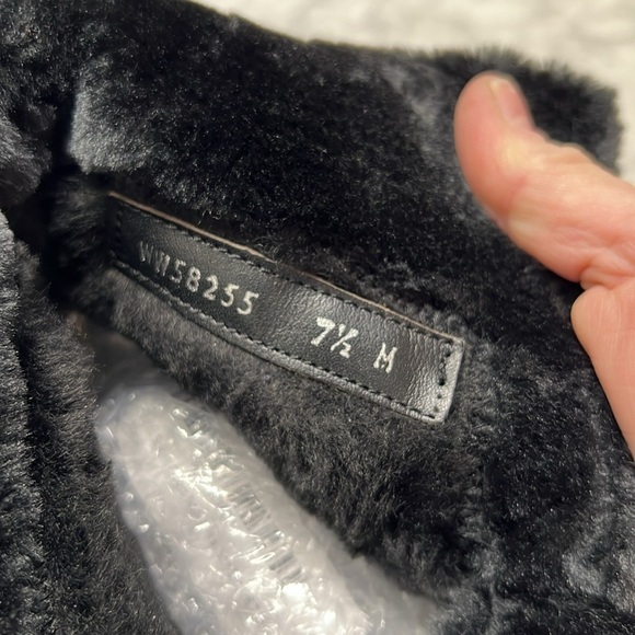 Stuart Weitzman Lug Sole Faux Fur Navy Suede Lace Up Boots Size 7.5 M - Picture 10 of 13